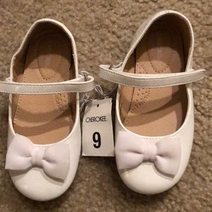 White dress shoes size 9 toddler